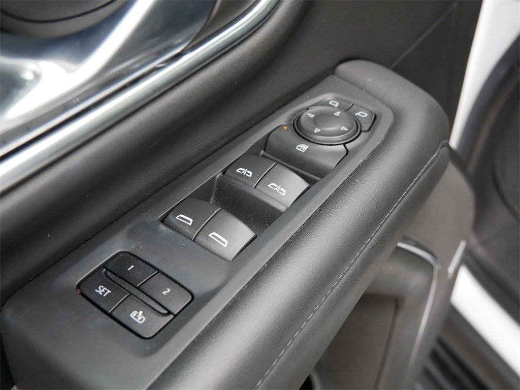 2021 Chevrolet Suburban LT photo 16