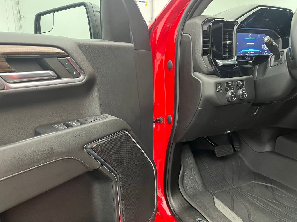 2023 Chevrolet Silverado 1500 RST photo 14