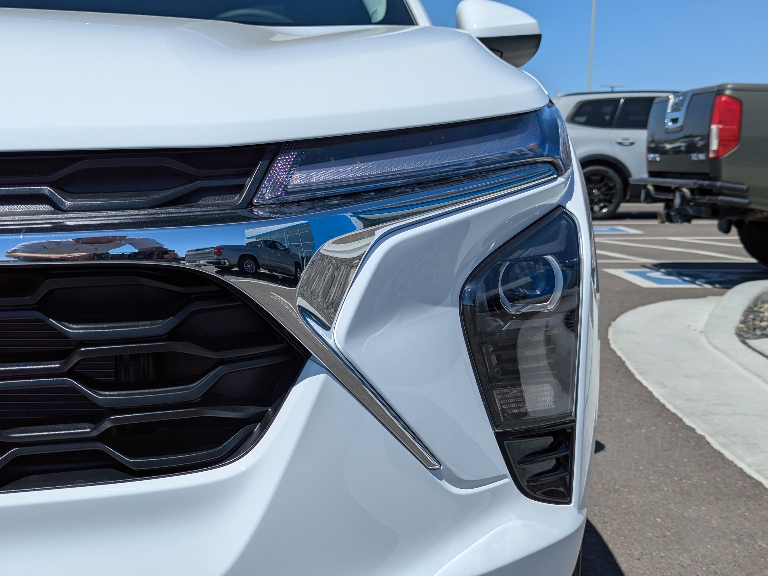 2025 Chevrolet Trax LT photo 40