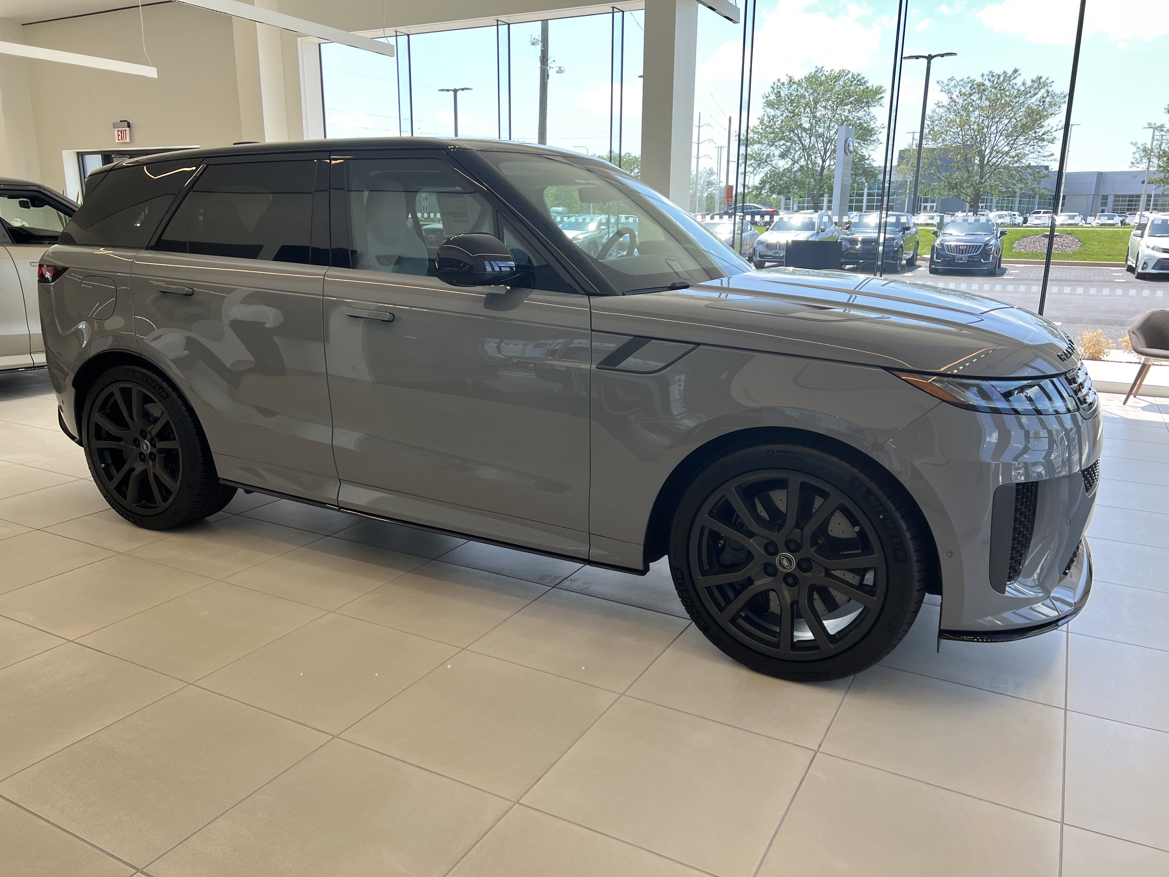 2025 Land Rover Range Rover Sport photo 6