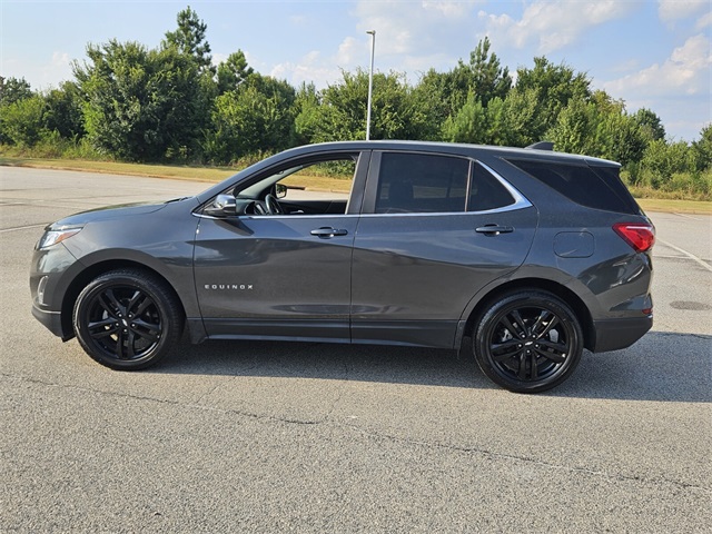 2021 Chevrolet Equinox LT photo 2