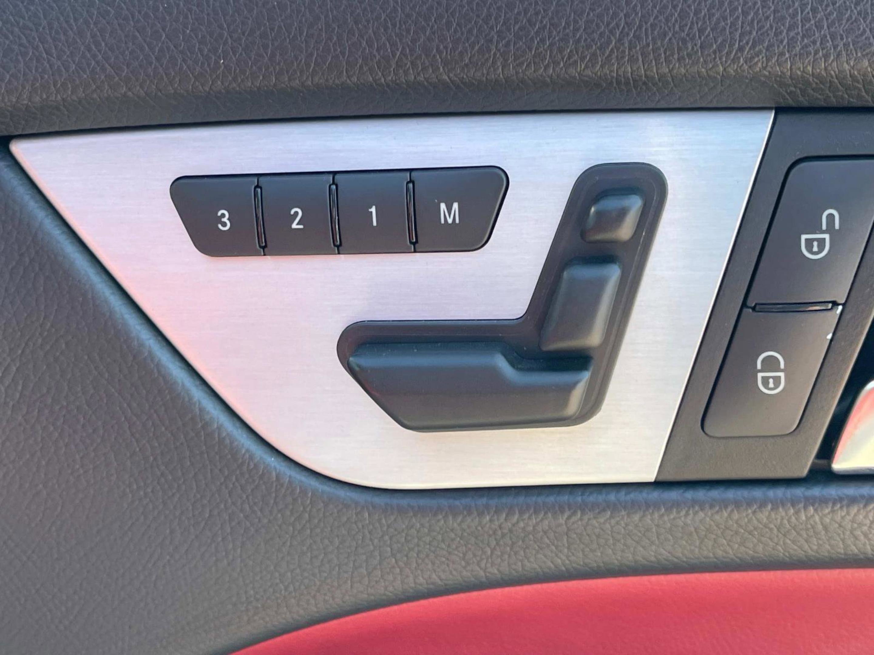 2014 Mercedes Benz C 250 photo 16