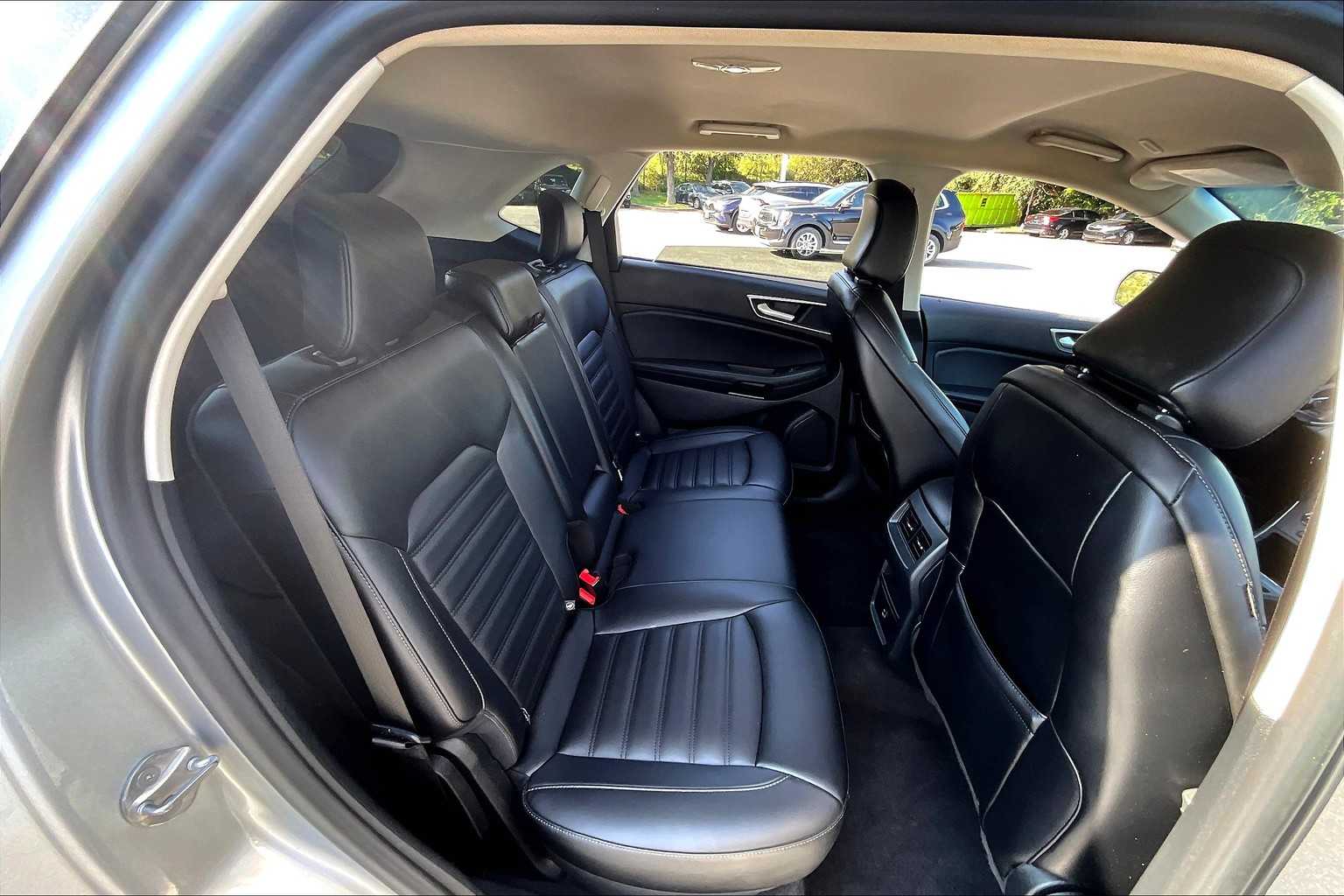 2021 Ford Edge SEL photo 19