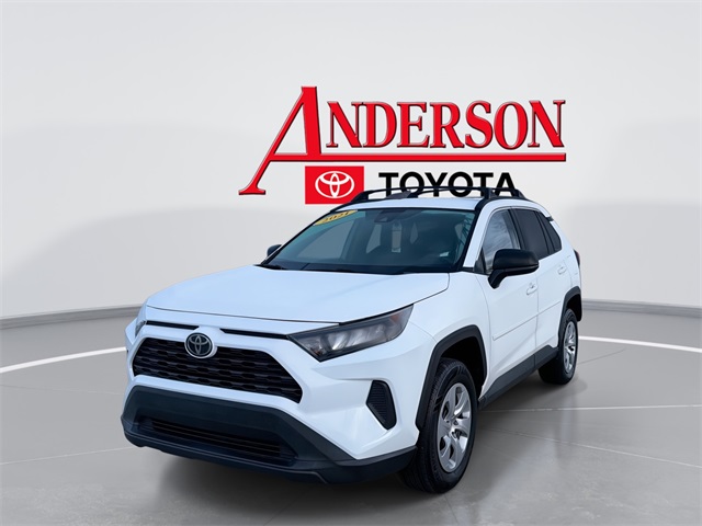 2021 Toyota RAV4 LE's photo