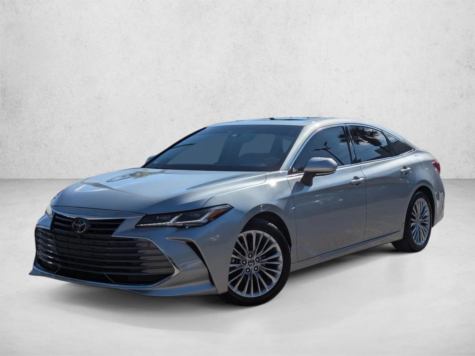 2019 Toyota Avalon Limited's photo