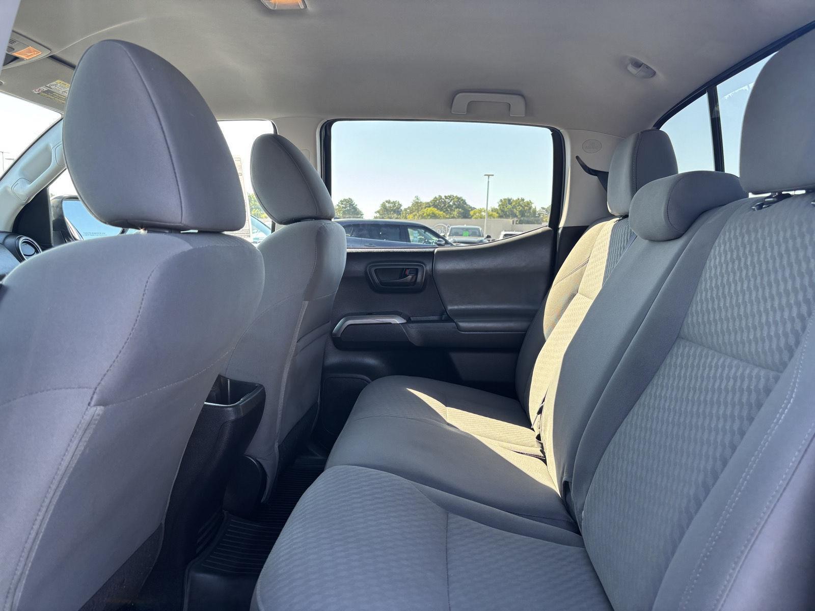 2022 Toyota Tacoma SR5 V6 photo 16