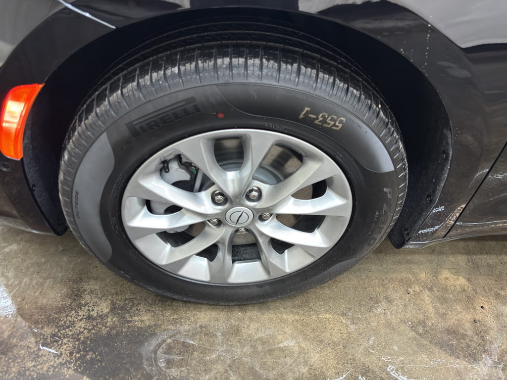 2026 Chrysler Pacifica photo 10