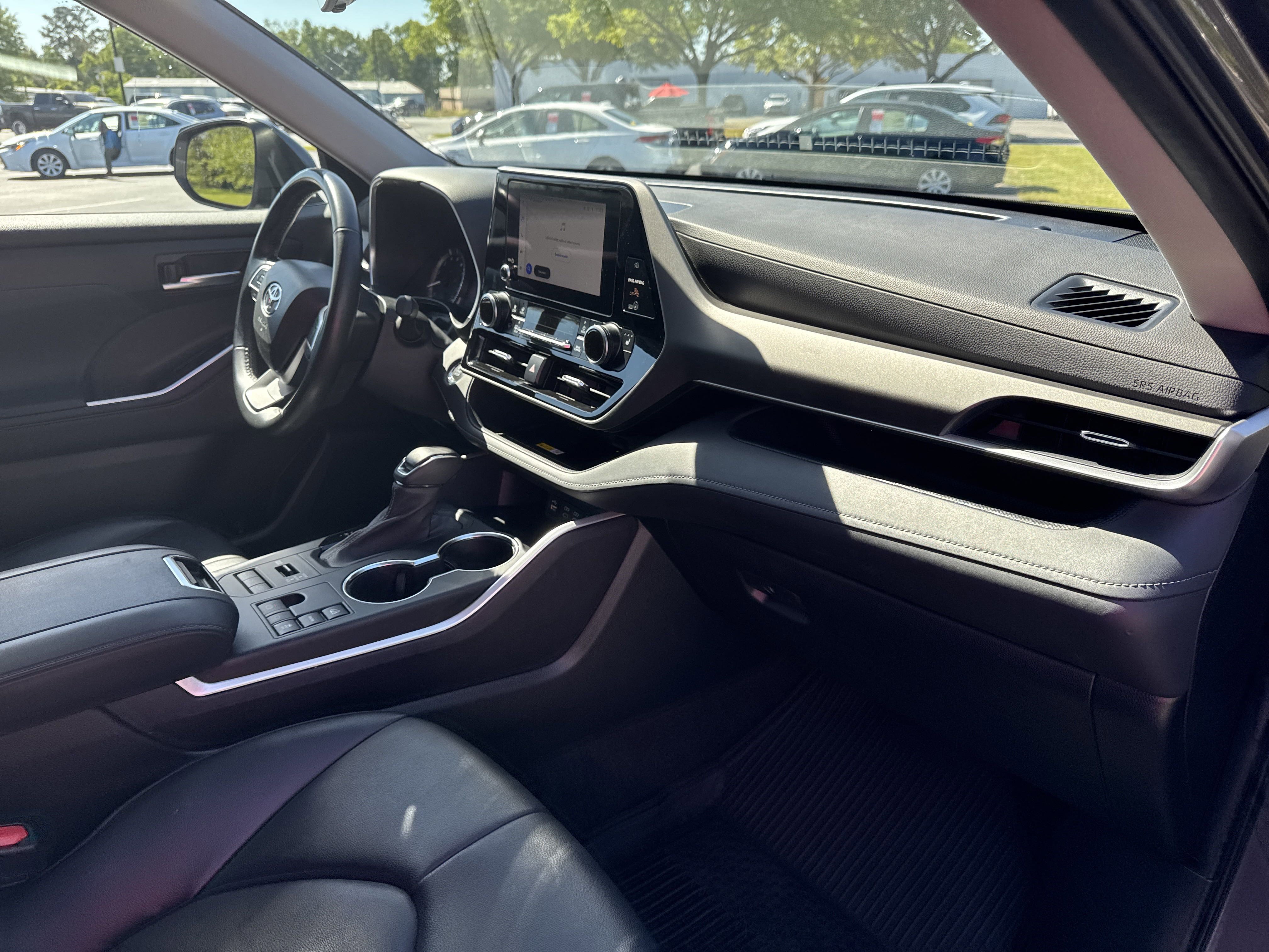 2023 Toyota Highlander XLE photo 29