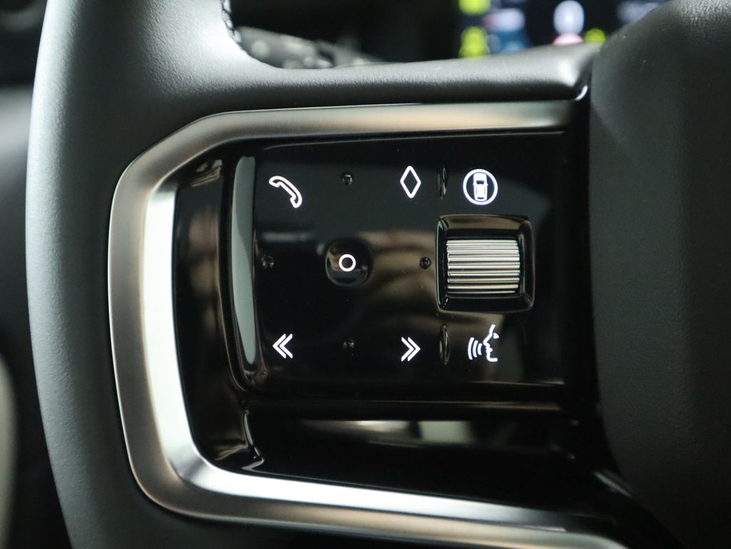 2025 Land Rover Discovery Sport SE photo 11