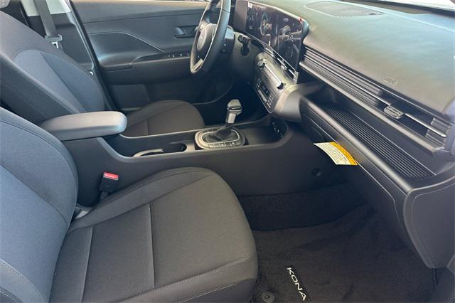 2025 Hyundai Kona SEL photo 12