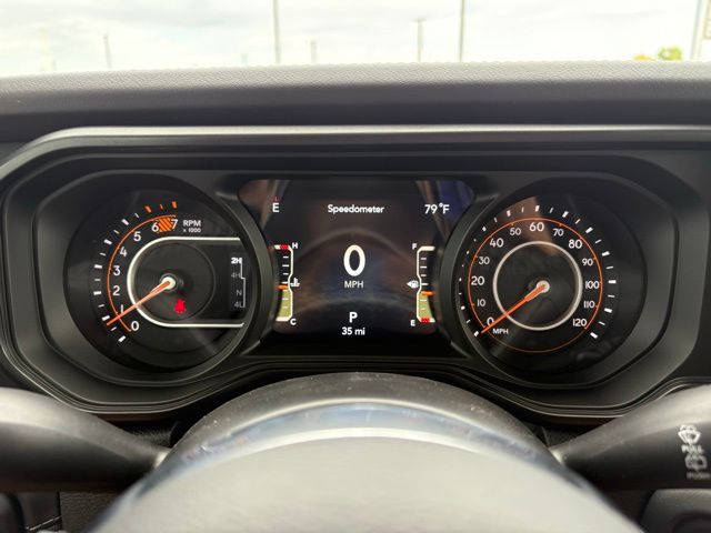 2025 Jeep Wrangler Sahara photo 14