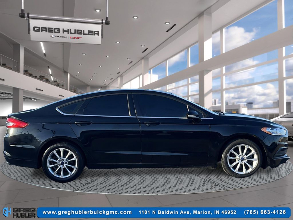 2017 Ford Fusion SE photo 4