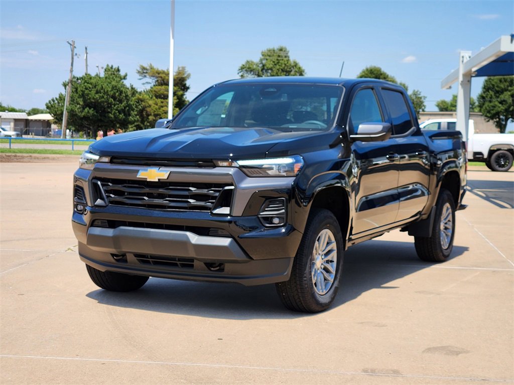 2026 Chevrolet Colorado LT photo 2