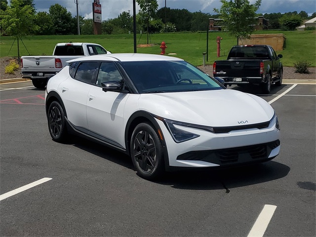 2025 Kia EV6 Light photo 3