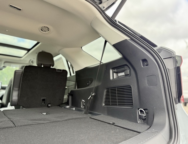 2025 Ford Explorer photo 6