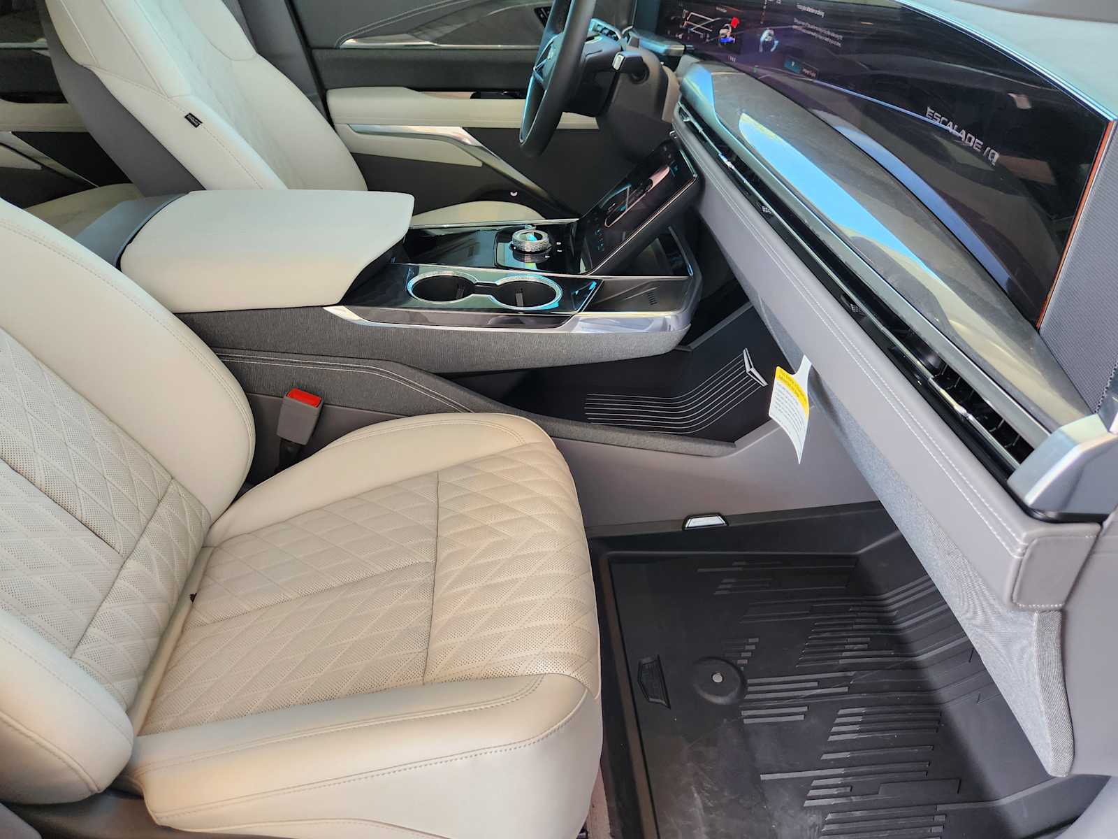 2026 Cadillac Escalade IQ Sport photo 9