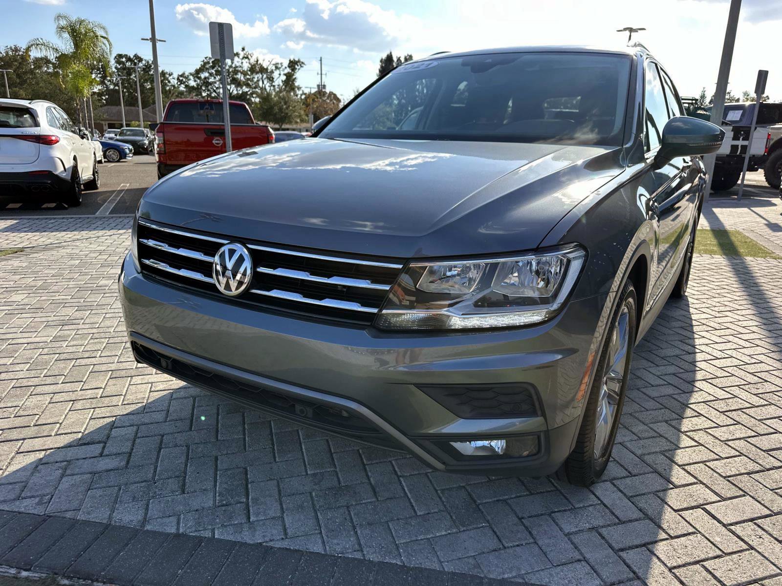 2021 Volkswagen Tiguan SEL photo 3