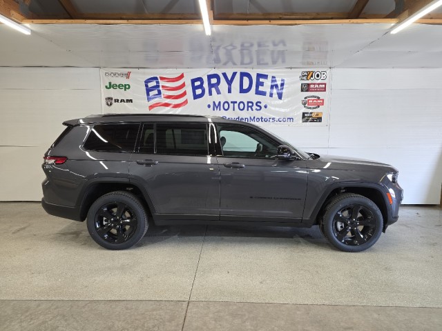 2025 Jeep Grand Cherokee Limited photo 2
