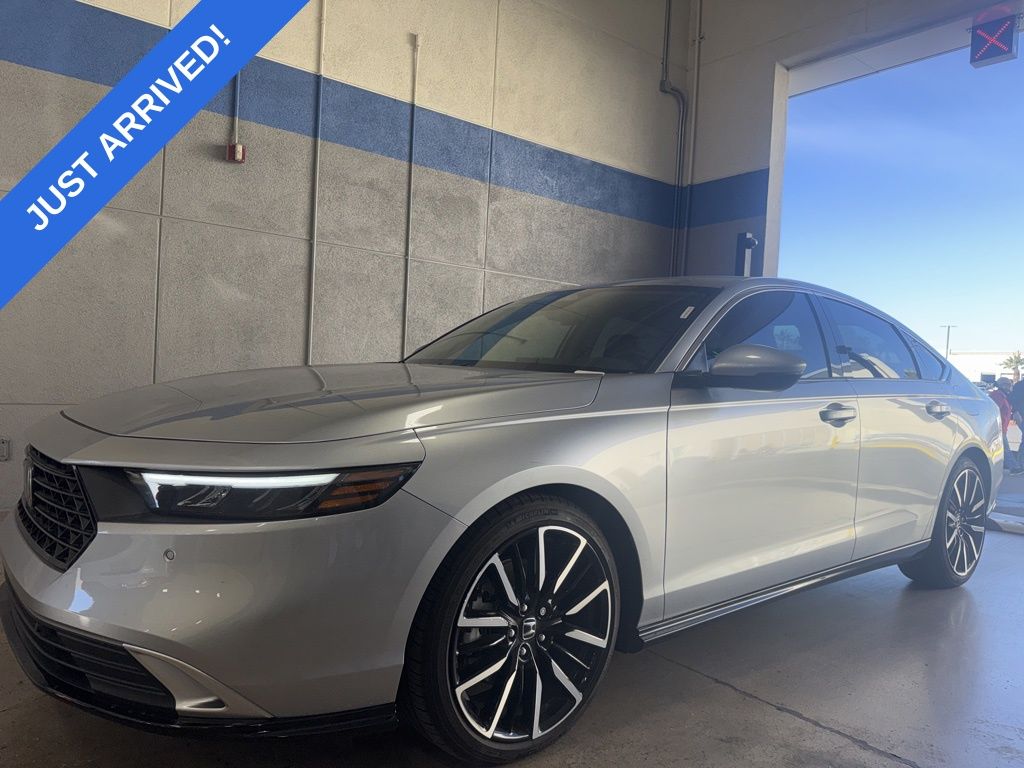 2025 Honda Accord Hybrid Touring's photo