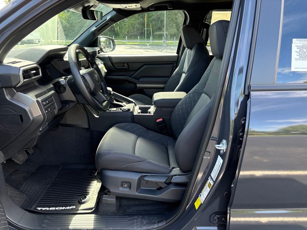 2025 Toyota Tacoma SR5 4x4 Double Cab photo 9