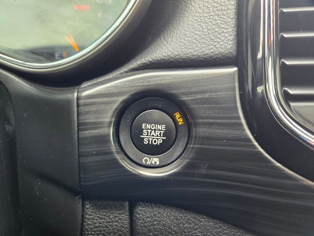 2019 Jeep Grand Cherokee Altitude photo 21