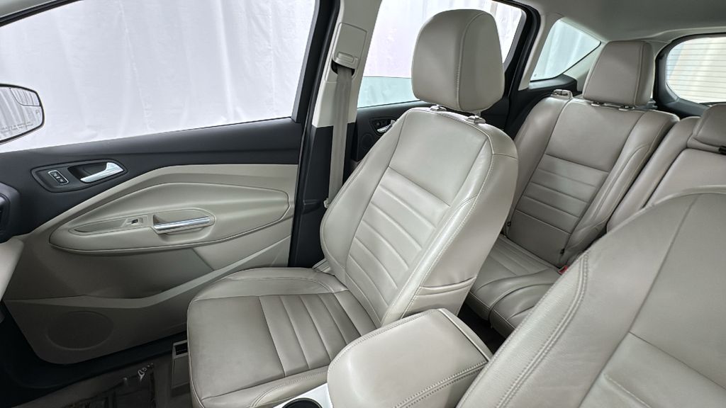 2014 Ford C-Max Hybrid SEL photo 12