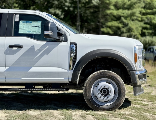2025 Ford F-550 XL photo 2