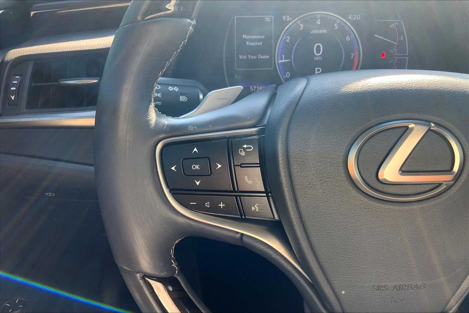 2019 Lexus ES Luxury photo 21