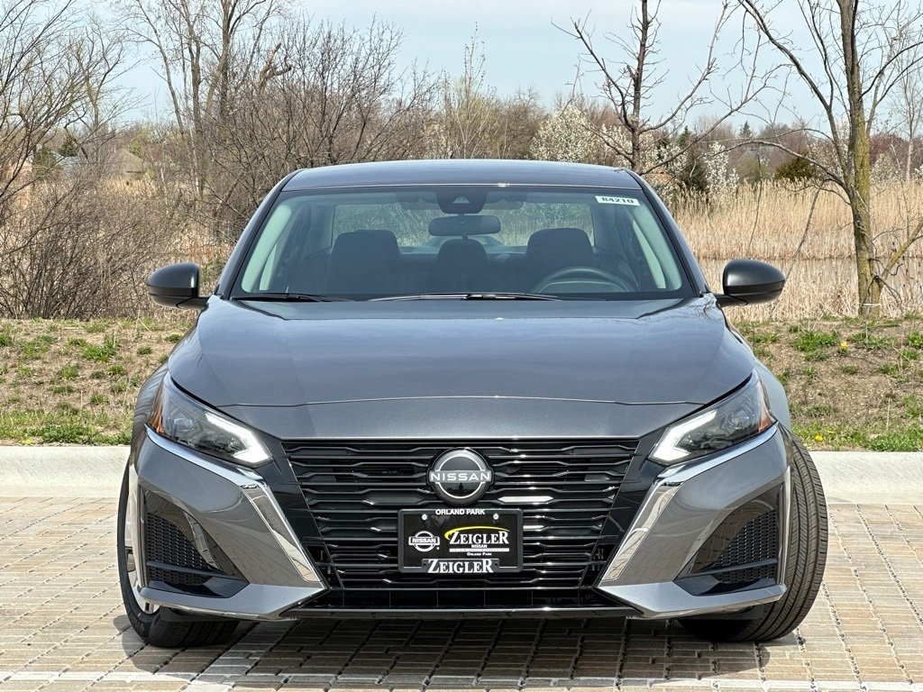 2025 Nissan Altima S photo 3