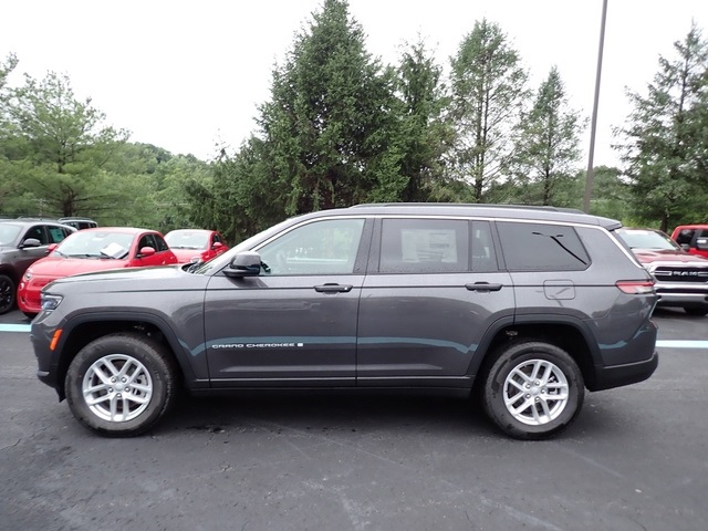 2024 Jeep Grand Cherokee Laredo photo 2