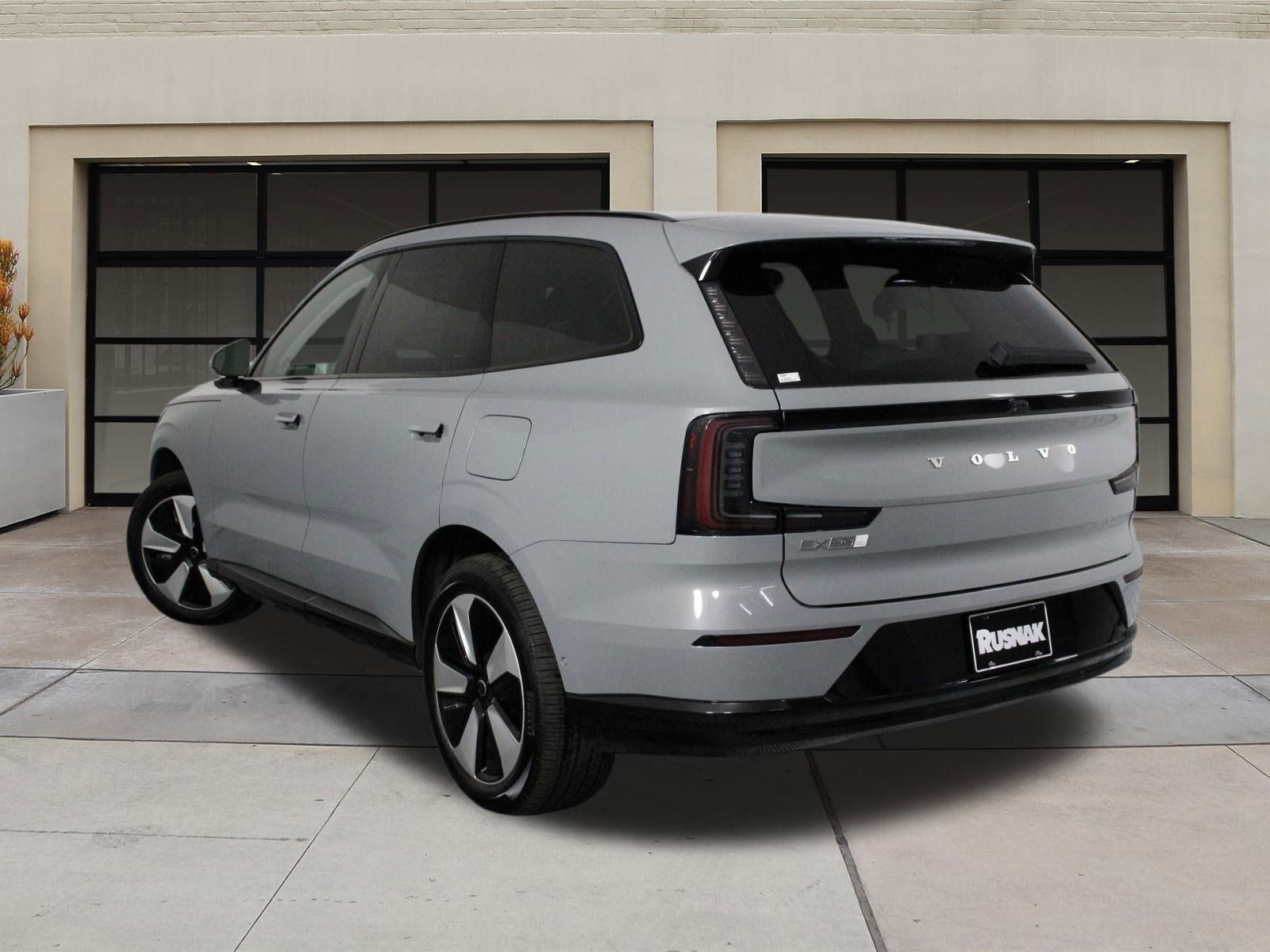 2025 Volvo EX90 Twin Motor Performance Plus photo 3