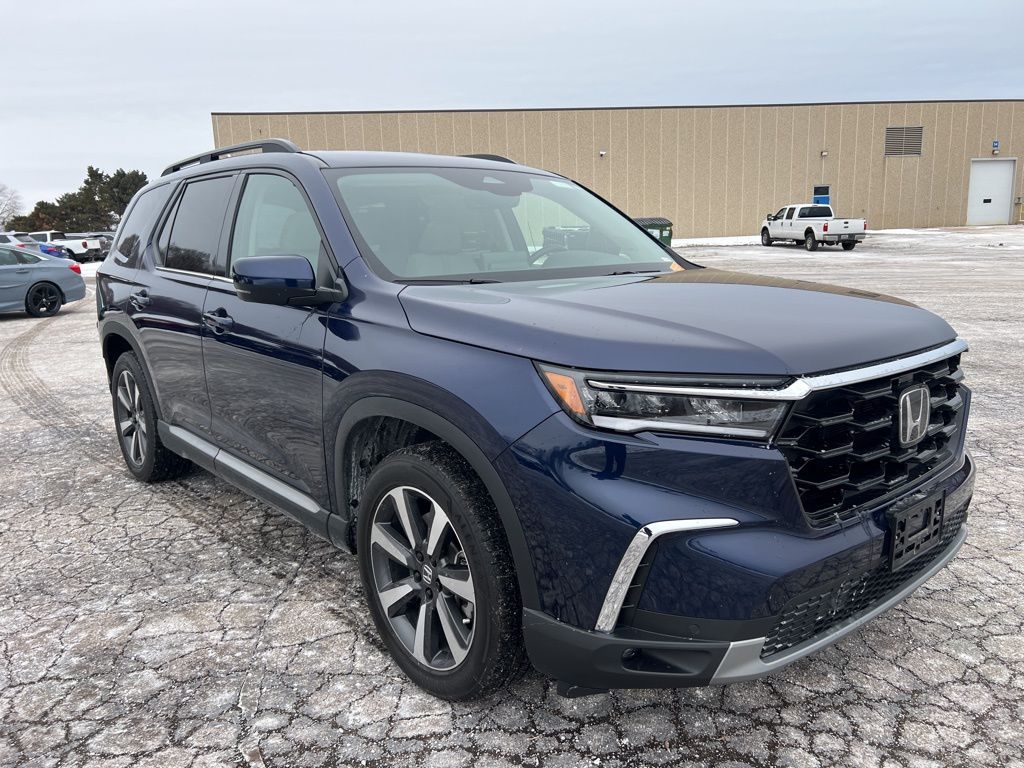 2025 Honda Pilot Touring's photo