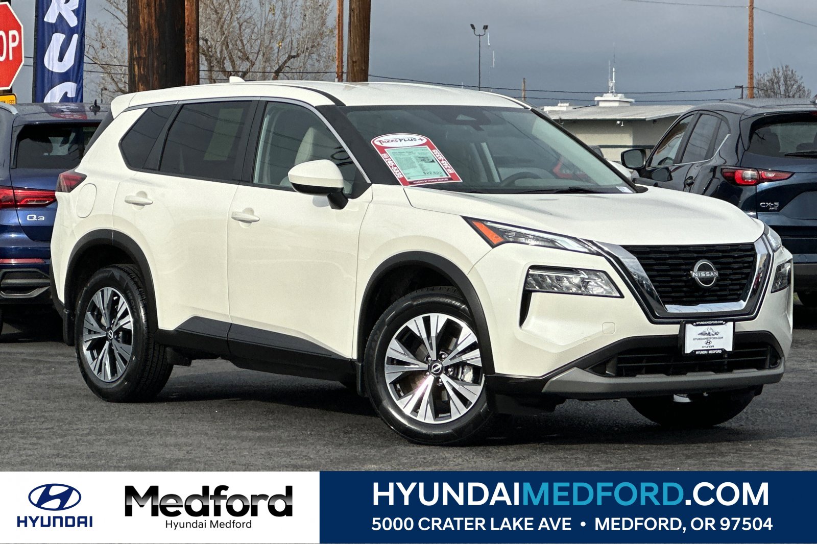 2023 Nissan Rogue SV's photo