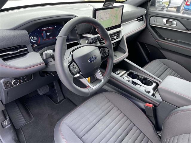 2025 Ford Explorer ST-Line photo 10