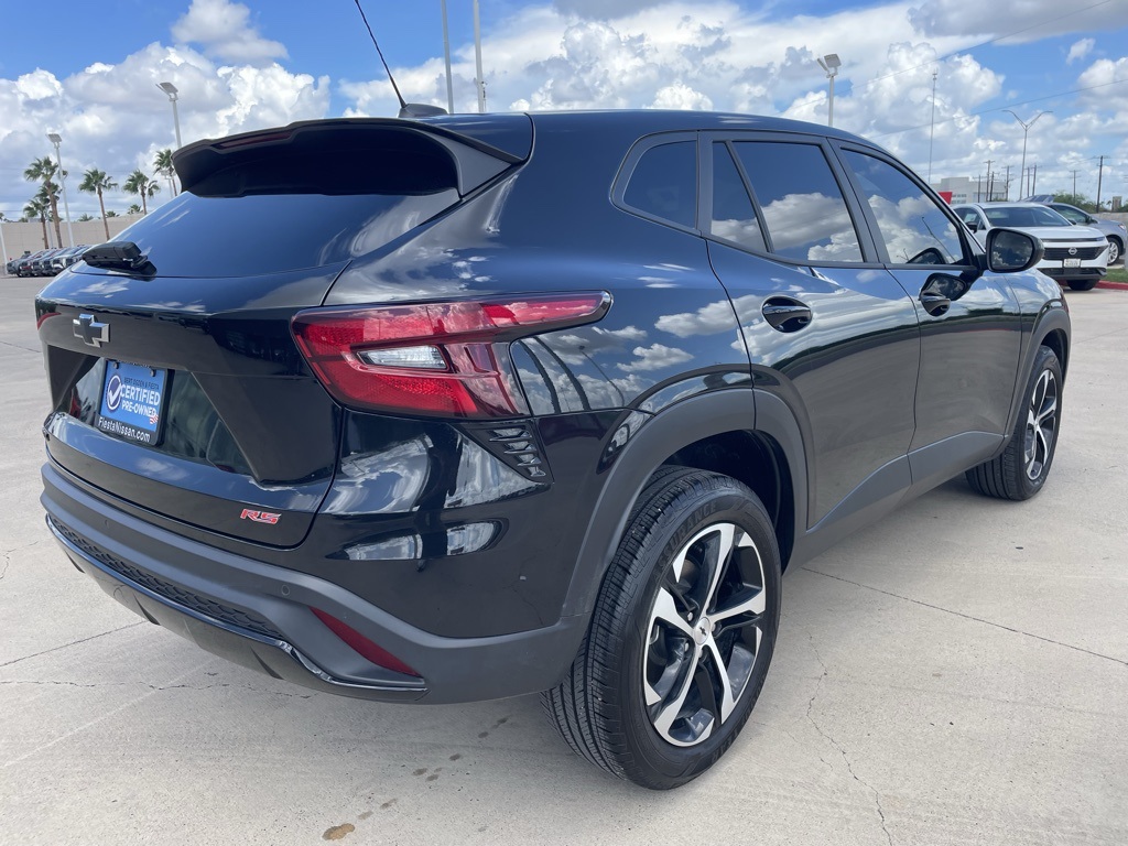 2025 Chevrolet Trax photo 3