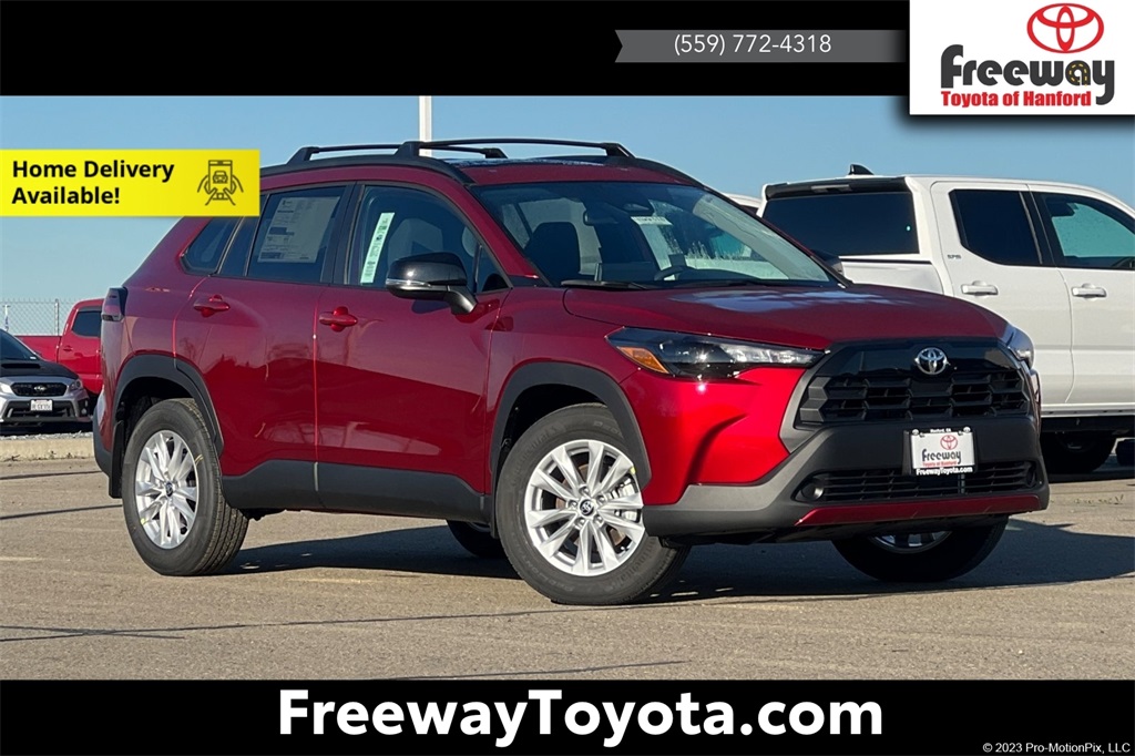 2026 Toyota Corolla Cross LE's photo