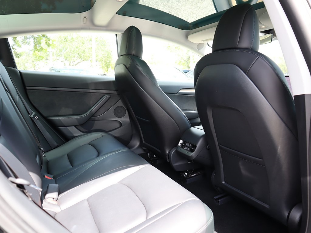 2021 Tesla Model 3 Standard Range Plus photo 30