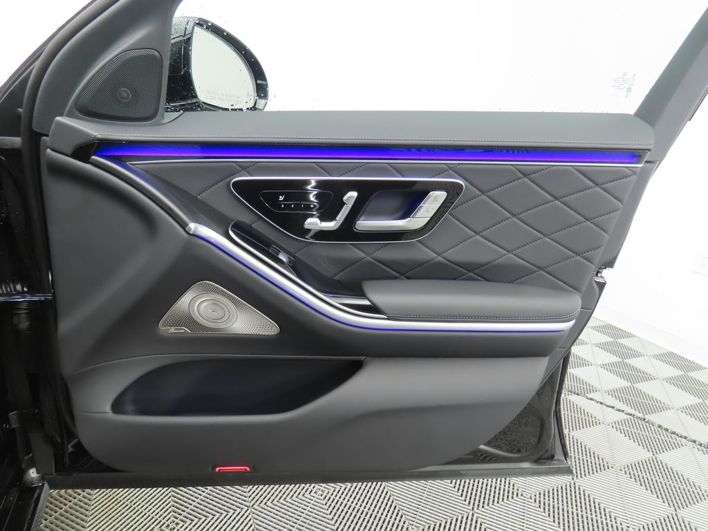 2025 Mercedes Benz S 580 4MATIC photo 25