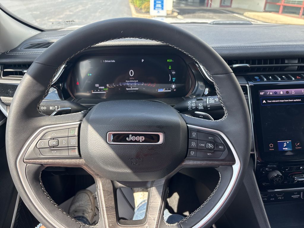 2023 Jeep Cherokee 4xe photo 28