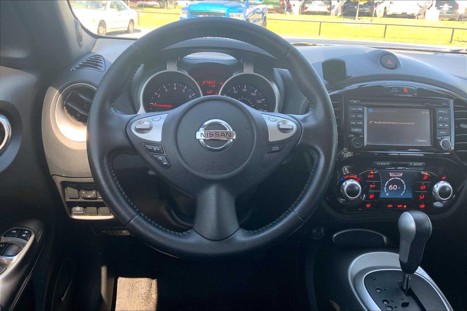2014 Nissan Juke SL photo 4