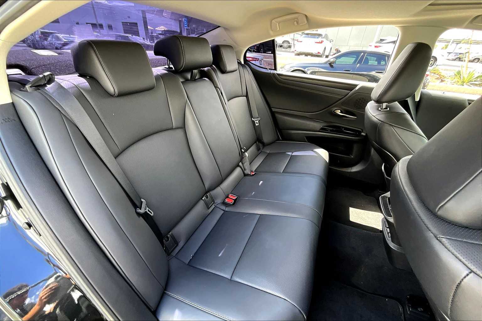 2023 Lexus ES Premium photo 20