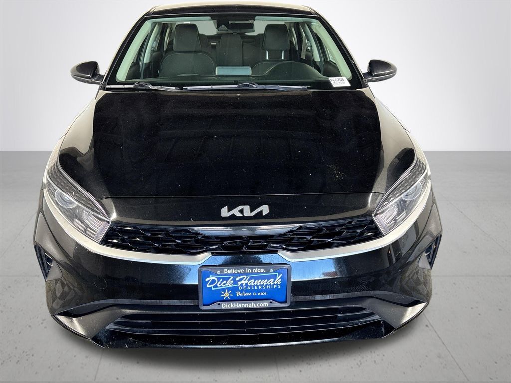 2023 Kia Forte LXS photo 2