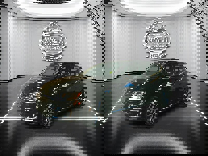 2017 Volkswagen e-Golf e-Golf SE's photo