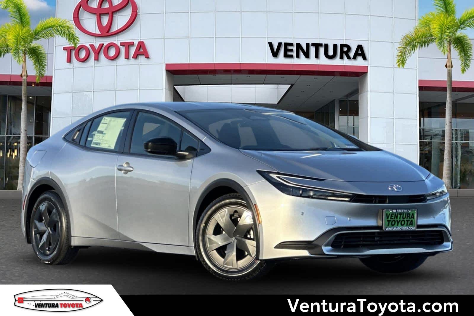 2026 Toyota Prius SE's photo