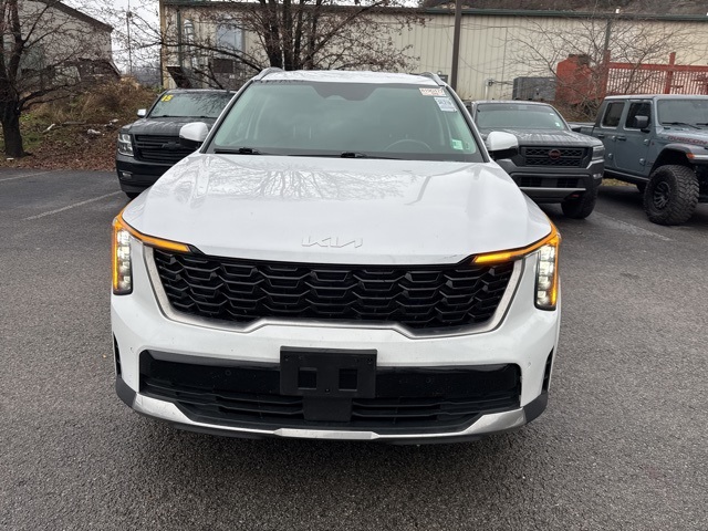 2024 Kia Sorento S photo 2