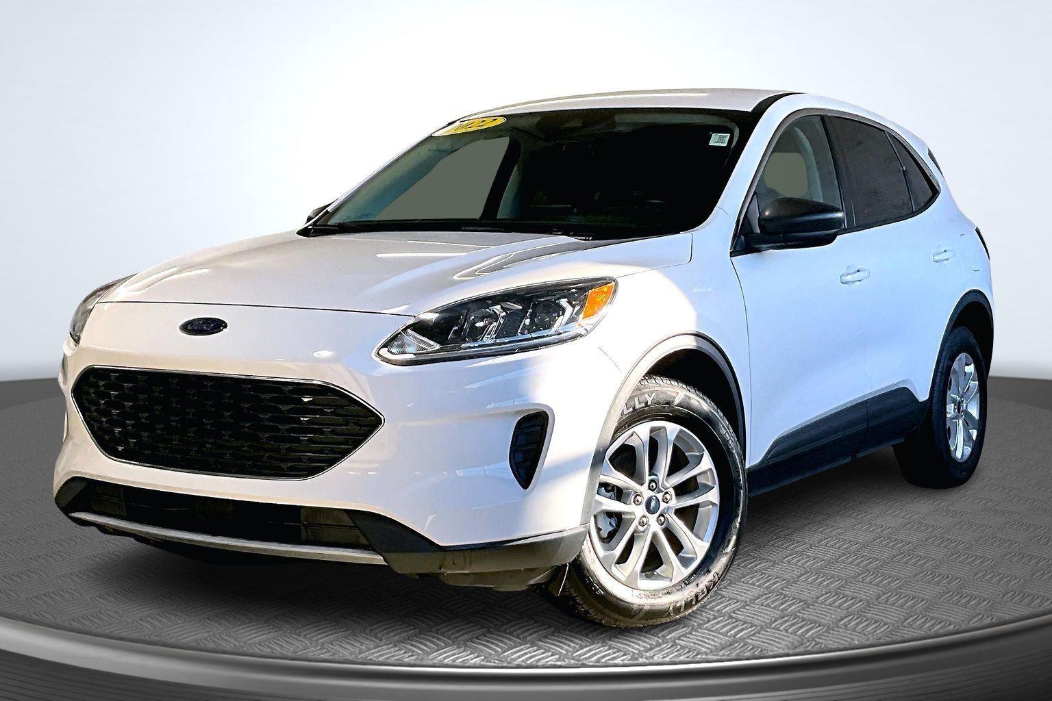 2022 Ford Escape SE's photo