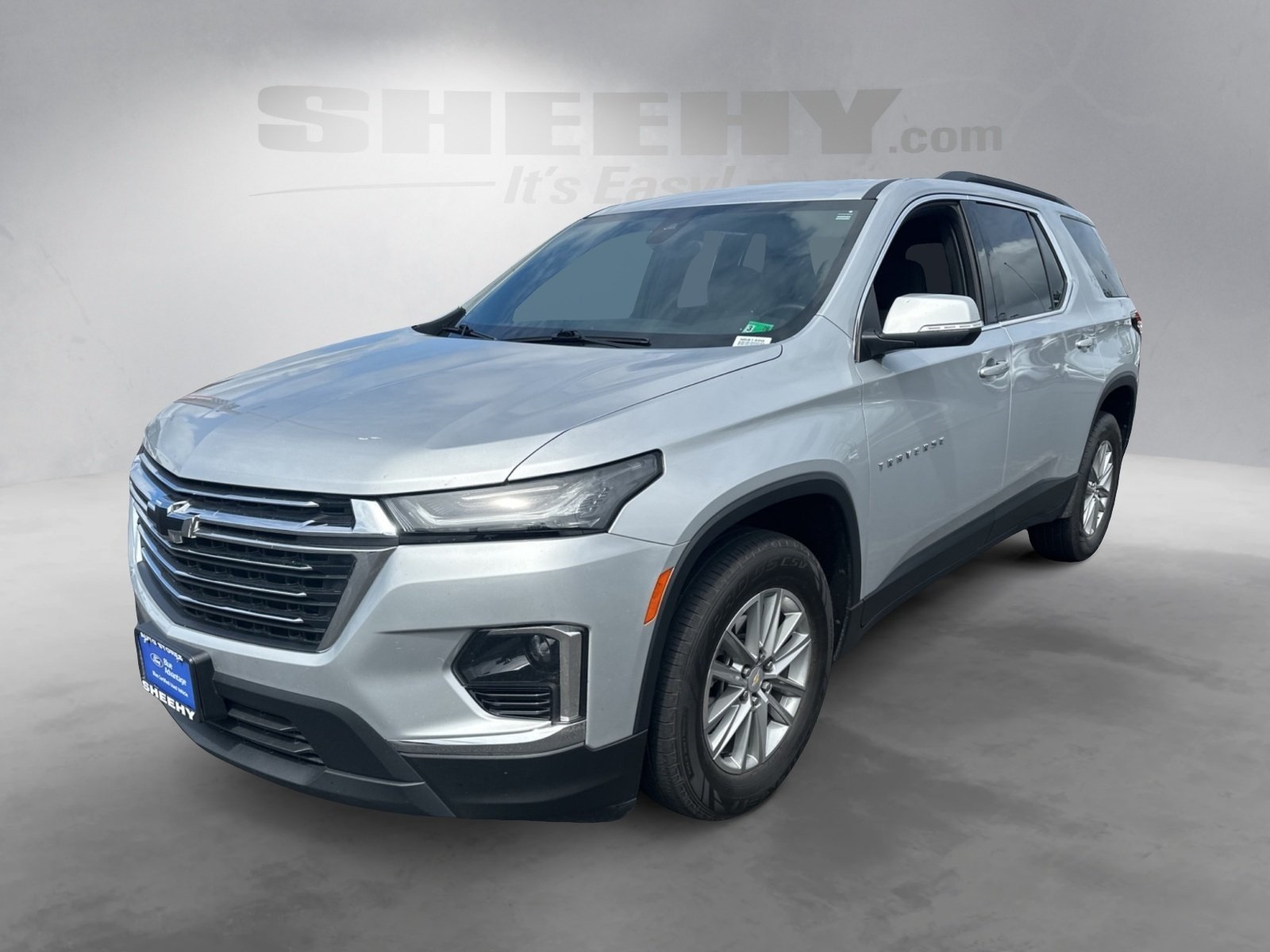2022 Chevrolet Traverse 1LT photo 2