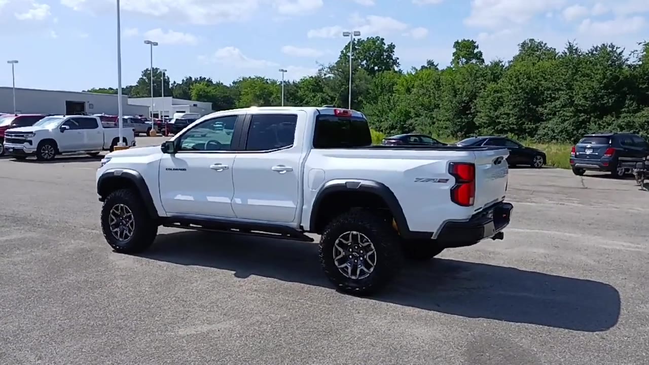 2025 Chevrolet Colorado ZR2 photo 5