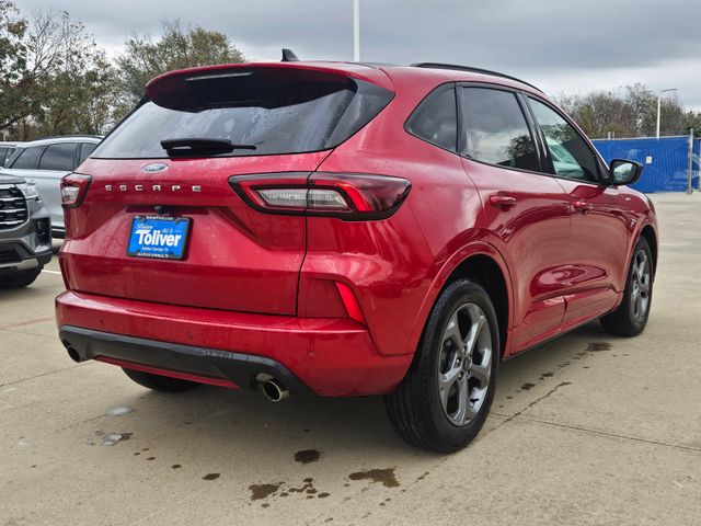 2023 Ford Escape ST-Line photo 4