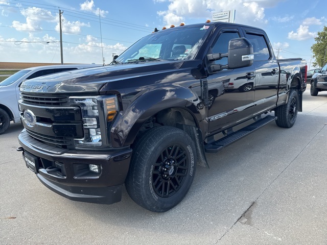 2019 Ford F-250 Lariat photo 2